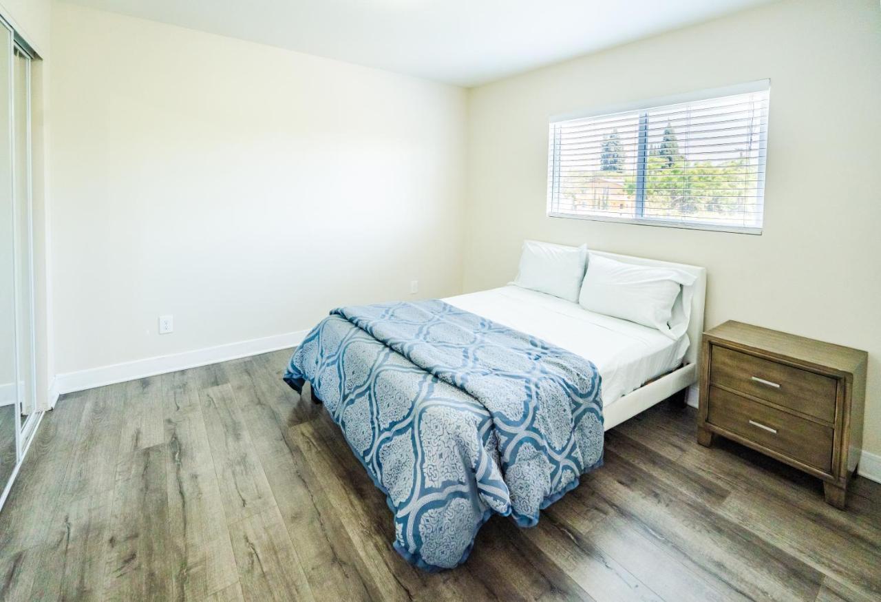 Apartment Large Chic 5-bedroom 3 Bathroom Clost To Downtown La