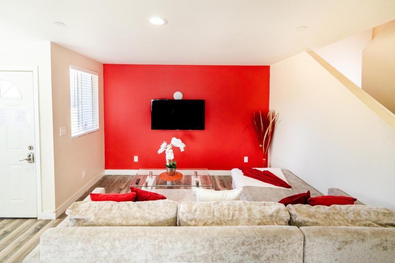 Large Chic 5-bedroom 3 Bathroom Clost To Downtown La Apartment Los Angeles