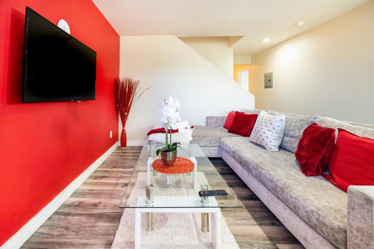 Large Chic 5-bedroom 3 Bathroom Clost To Downtown La Apartment Los Angeles